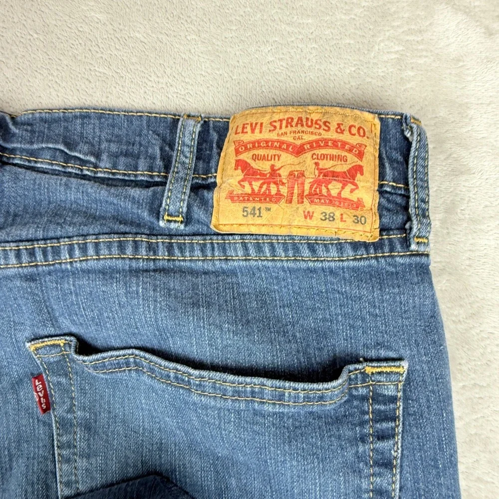 Levi's 541 Jeans Mens 38x30 Blue Athletic Taper Stretch Denim Faded Preppy